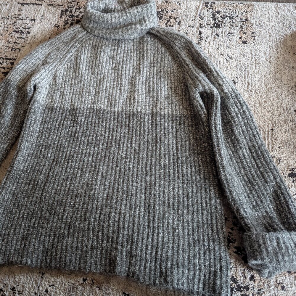 Philosophy size Small gray color block sweater